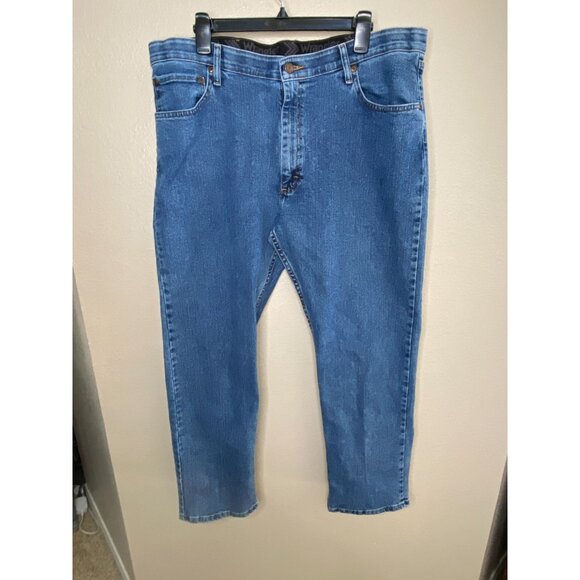 Wrangler Mens Classic Regular Fit Jeans Size 38x30 in Blue Denim Straight Leg - Picture 2 of 7